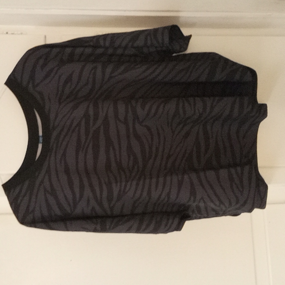 Brand new Old Navy black and gray zebra print design Tall crop top size XXL